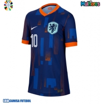 Camisa de Futebol Holanda Memphis Depay #10 Equipamento Secundário Mulheres Europeu 2024 Manga Curta